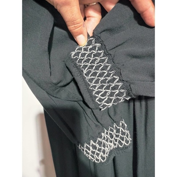 Torrid black long sleeve dress with low v neck and string tie woman size 1X (1) - Picture 6 of 9